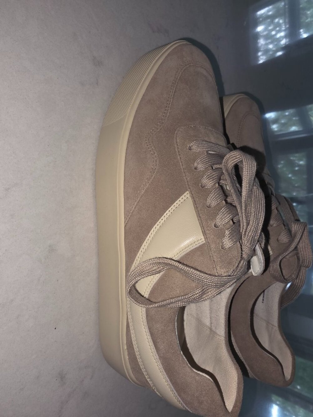 NEW Vince Tan Benfield Sneaker Sz 9.5